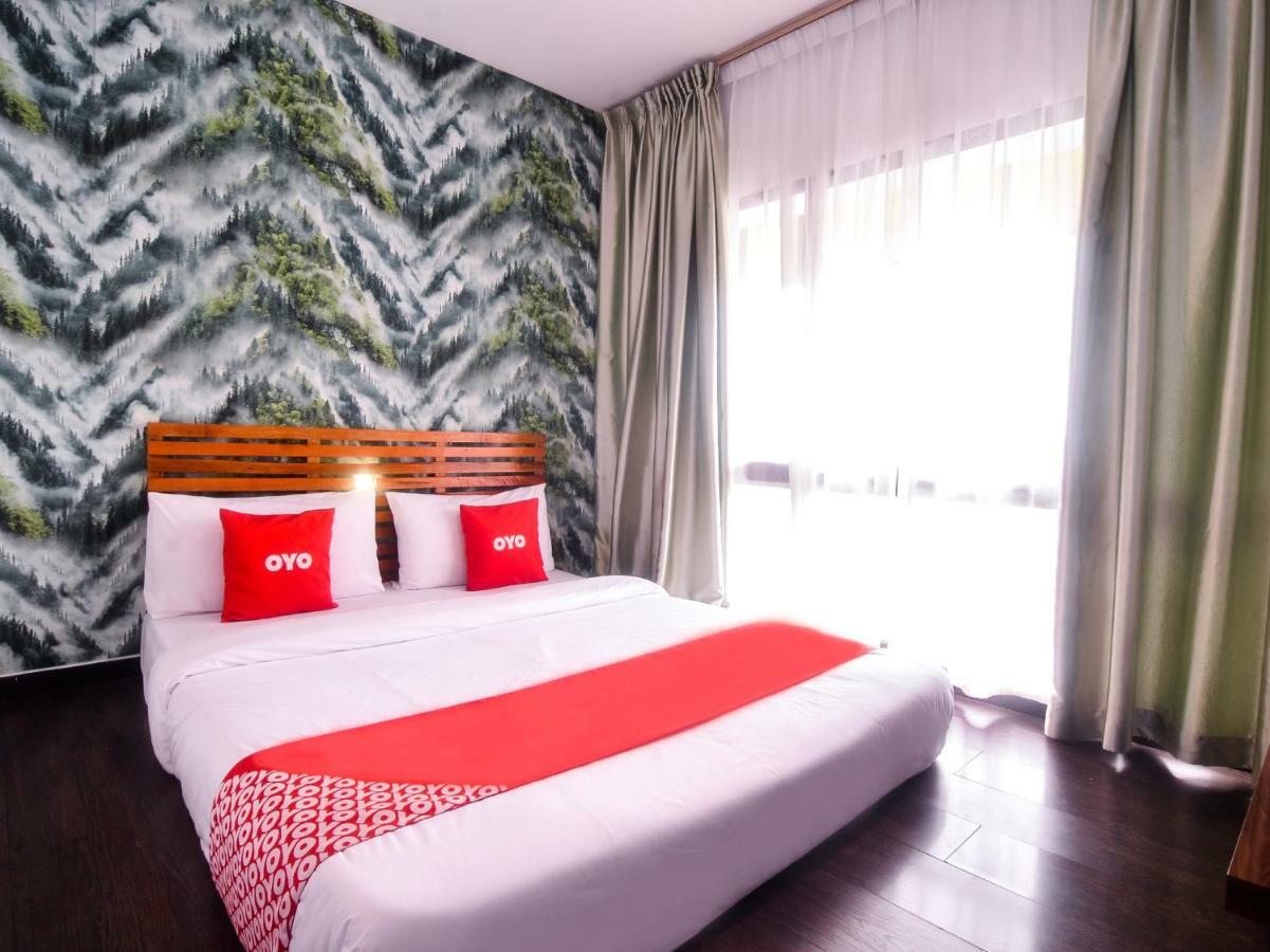 Oyo 1119 Memoire Express Hotel Kuching Exterior foto